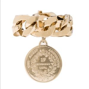 Givenchy oversized medallion link bracelet. New!